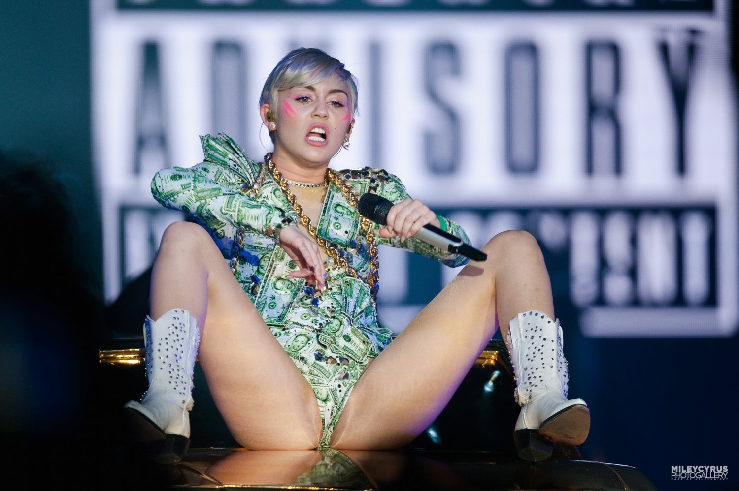 miley #SOmca28j